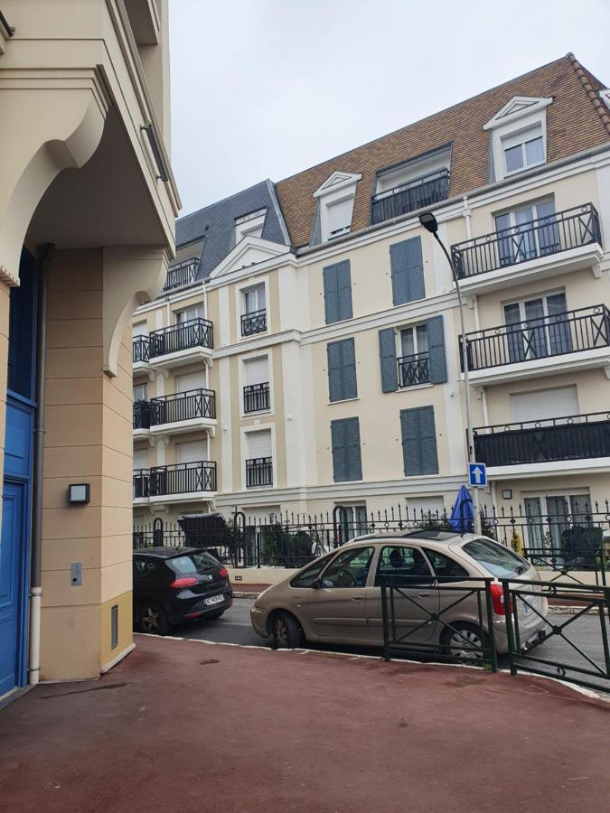 Apartamento Le Baron Le Blanc-Mesnil Exterior foto